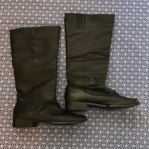 Black leather boots; ruched detail over arch; size 10